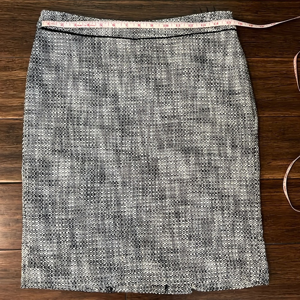 White House Black Market tweed pencil skirt